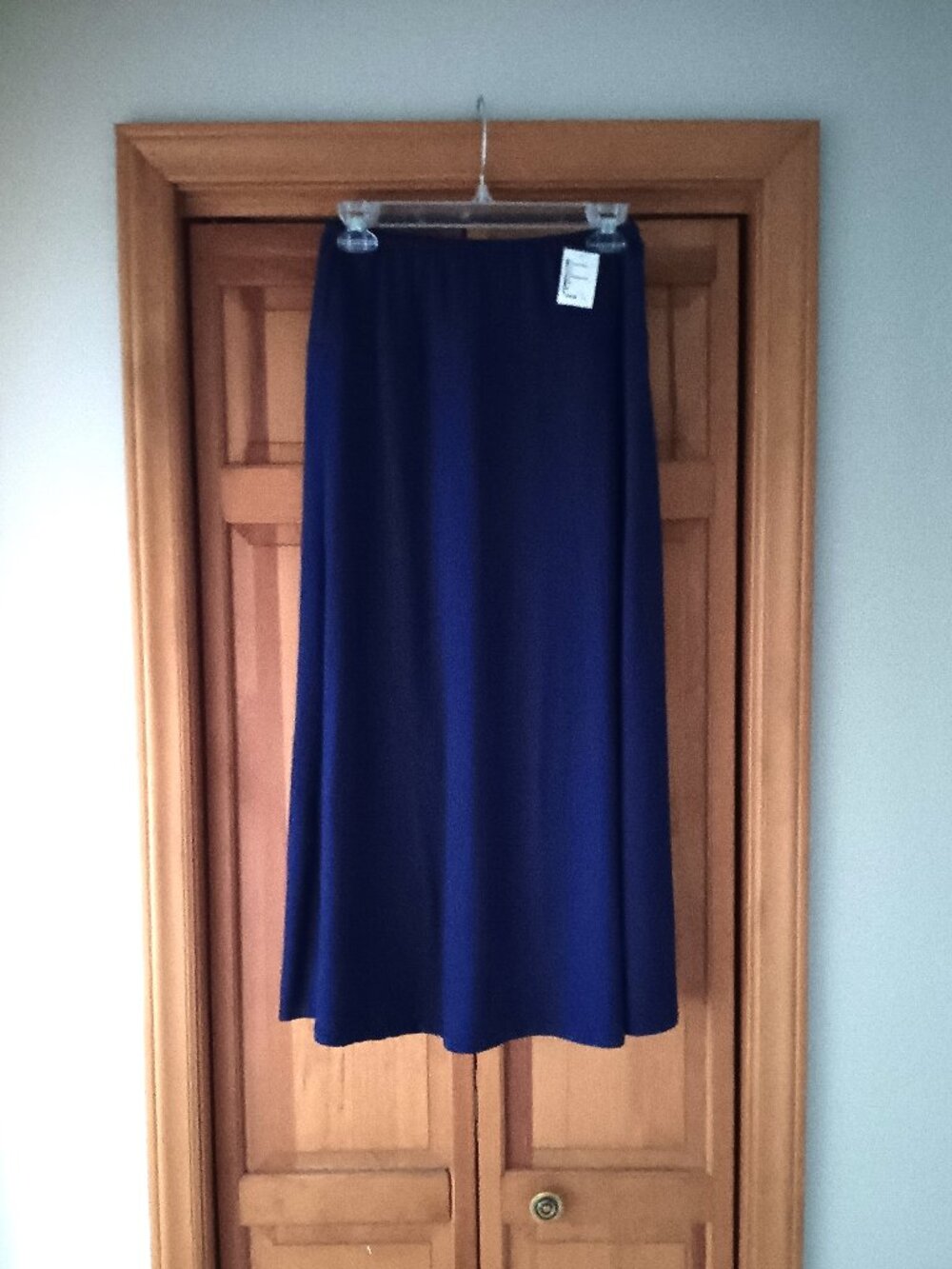New 24seven Comfort Apparel Women's Elastic Waist Solid Color Maxi Skirt, size M